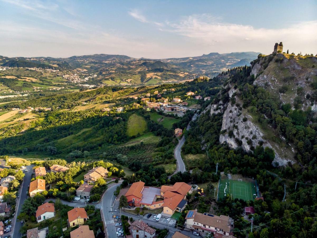 La Locanda Del Povero Diavolo Bed & Breakfast Torriana Exterior photo