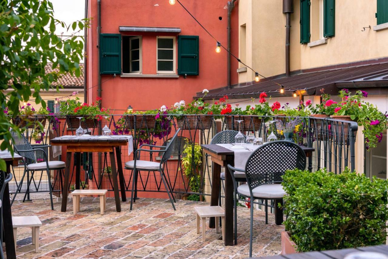 La Locanda Del Povero Diavolo Bed & Breakfast Torriana Exterior photo